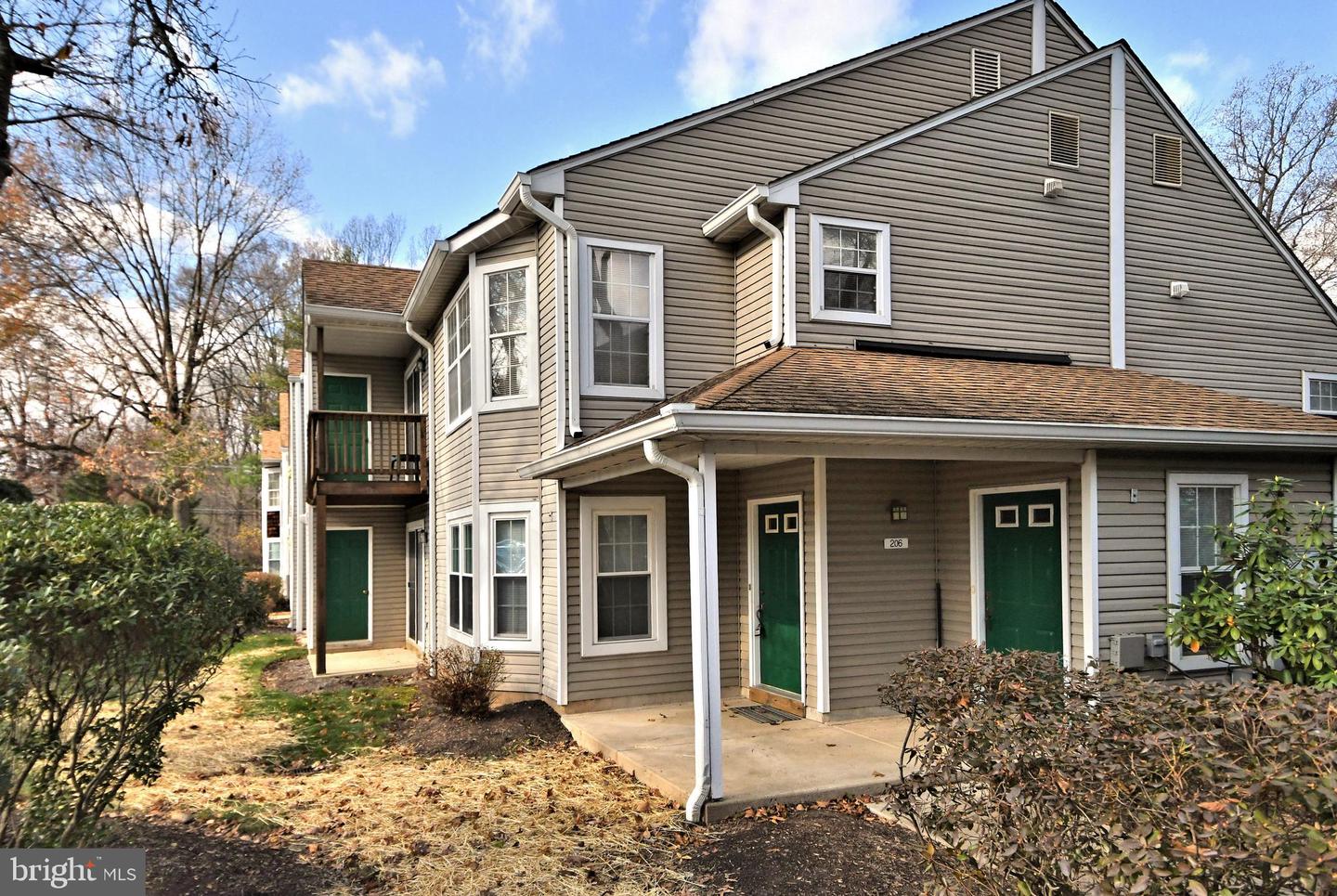 208 Wyncoop COURT