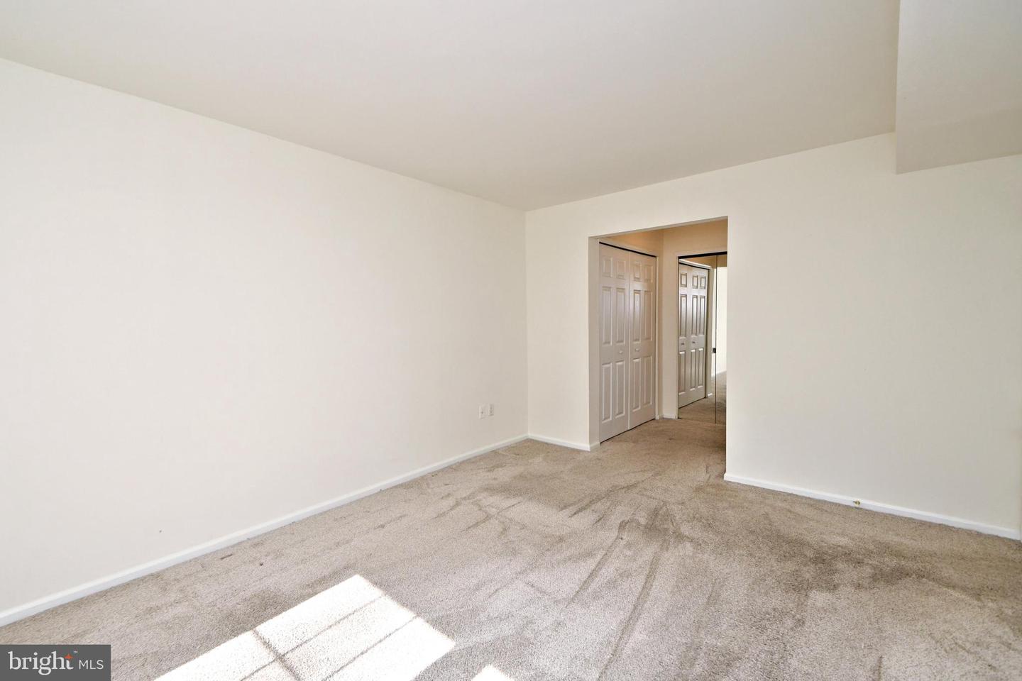 208 Wyncoop COURT