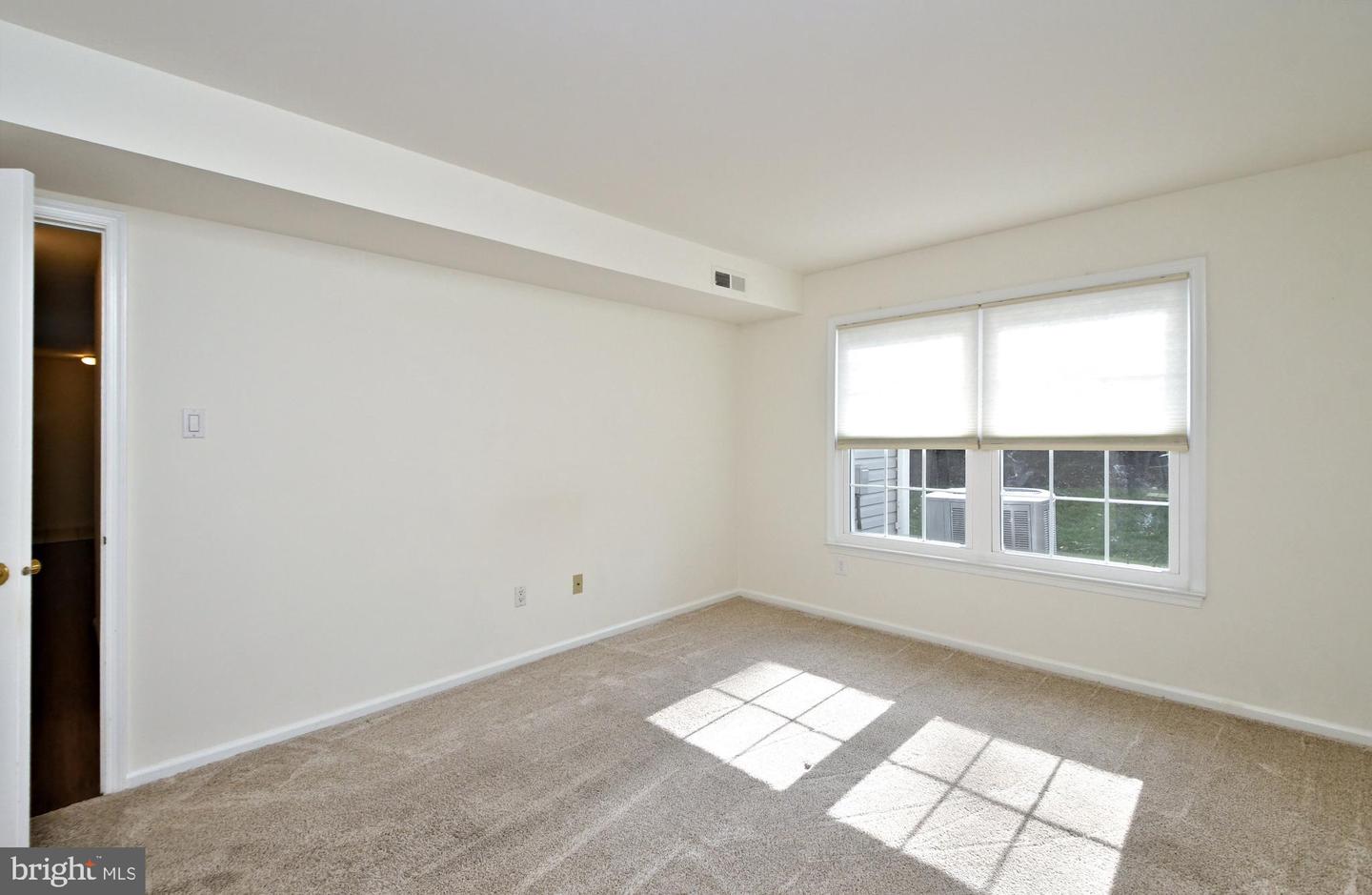 208 Wyncoop COURT