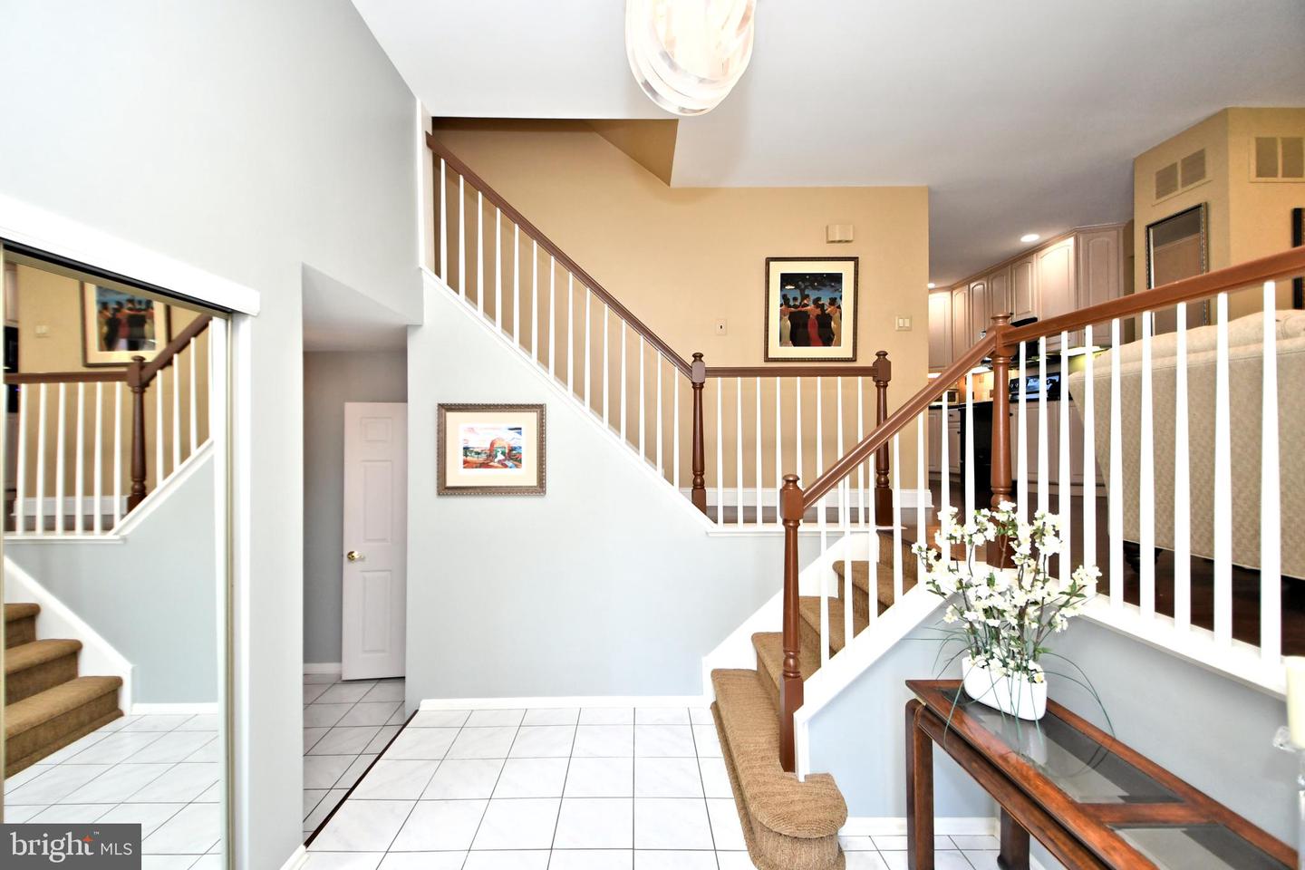 931 Edgewood LANE