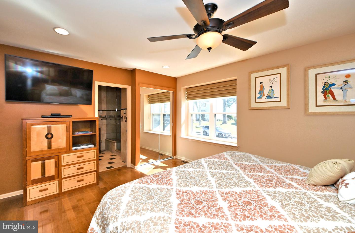 931 Edgewood LANE