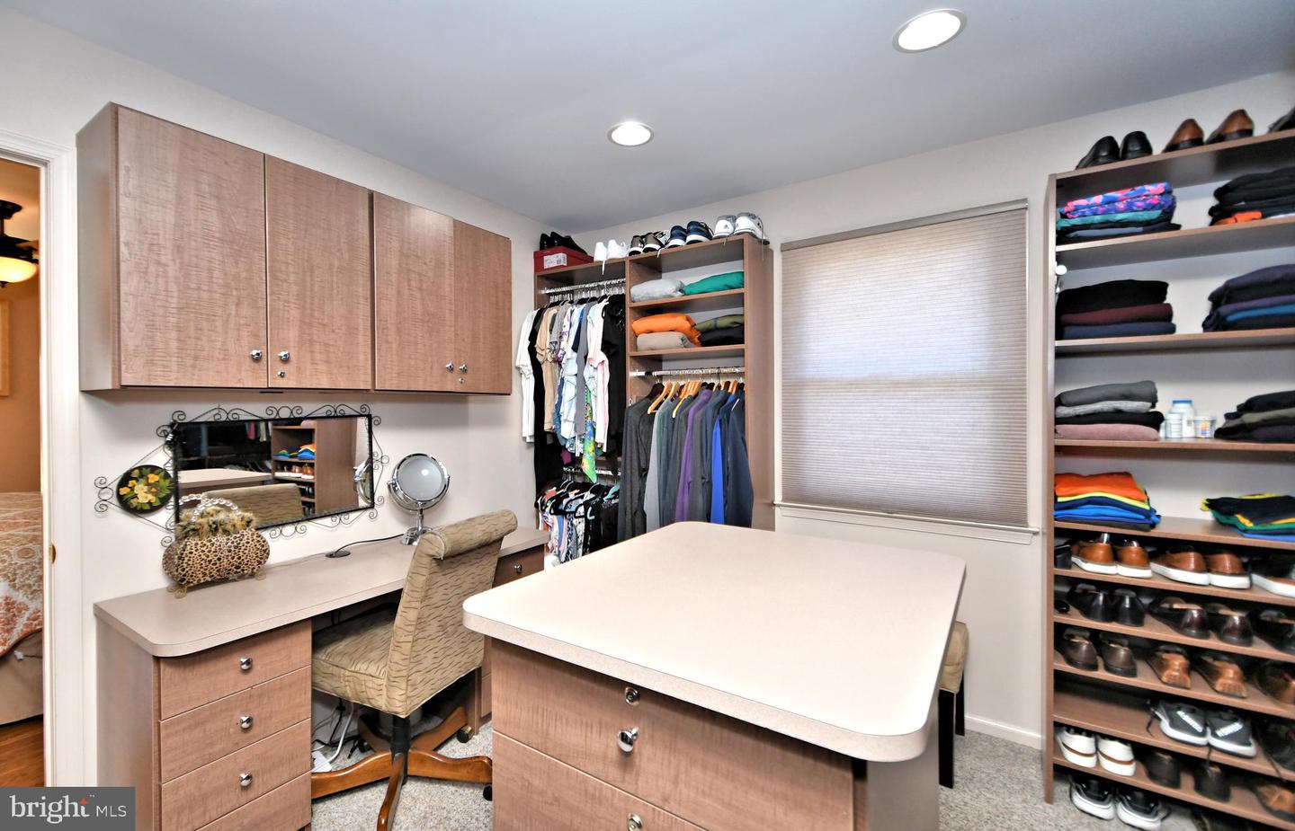 931 Edgewood LANE