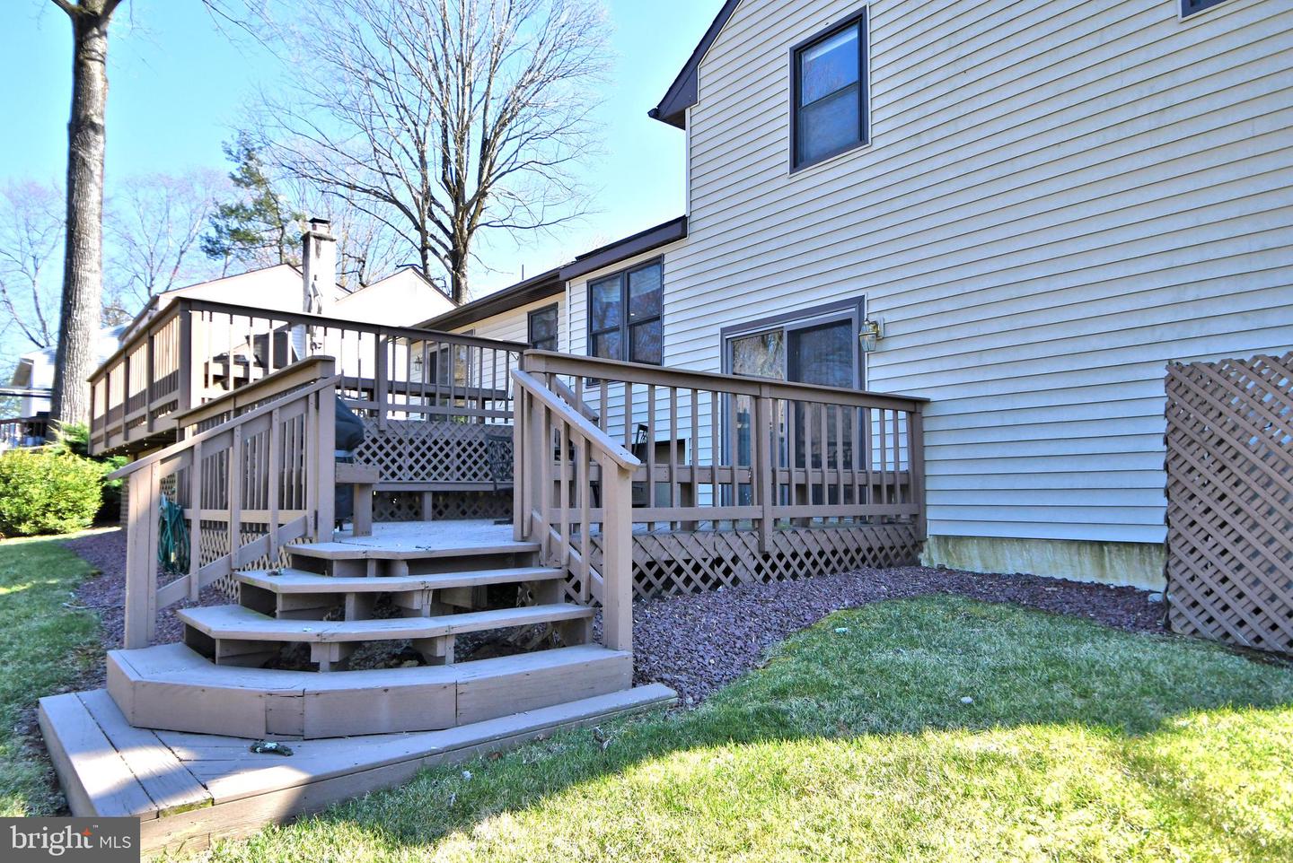 931 Edgewood LANE