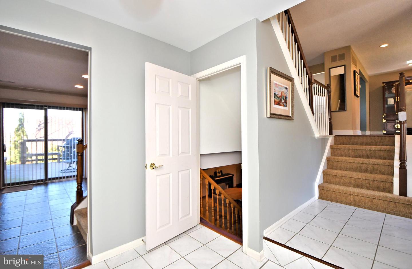931 Edgewood LANE