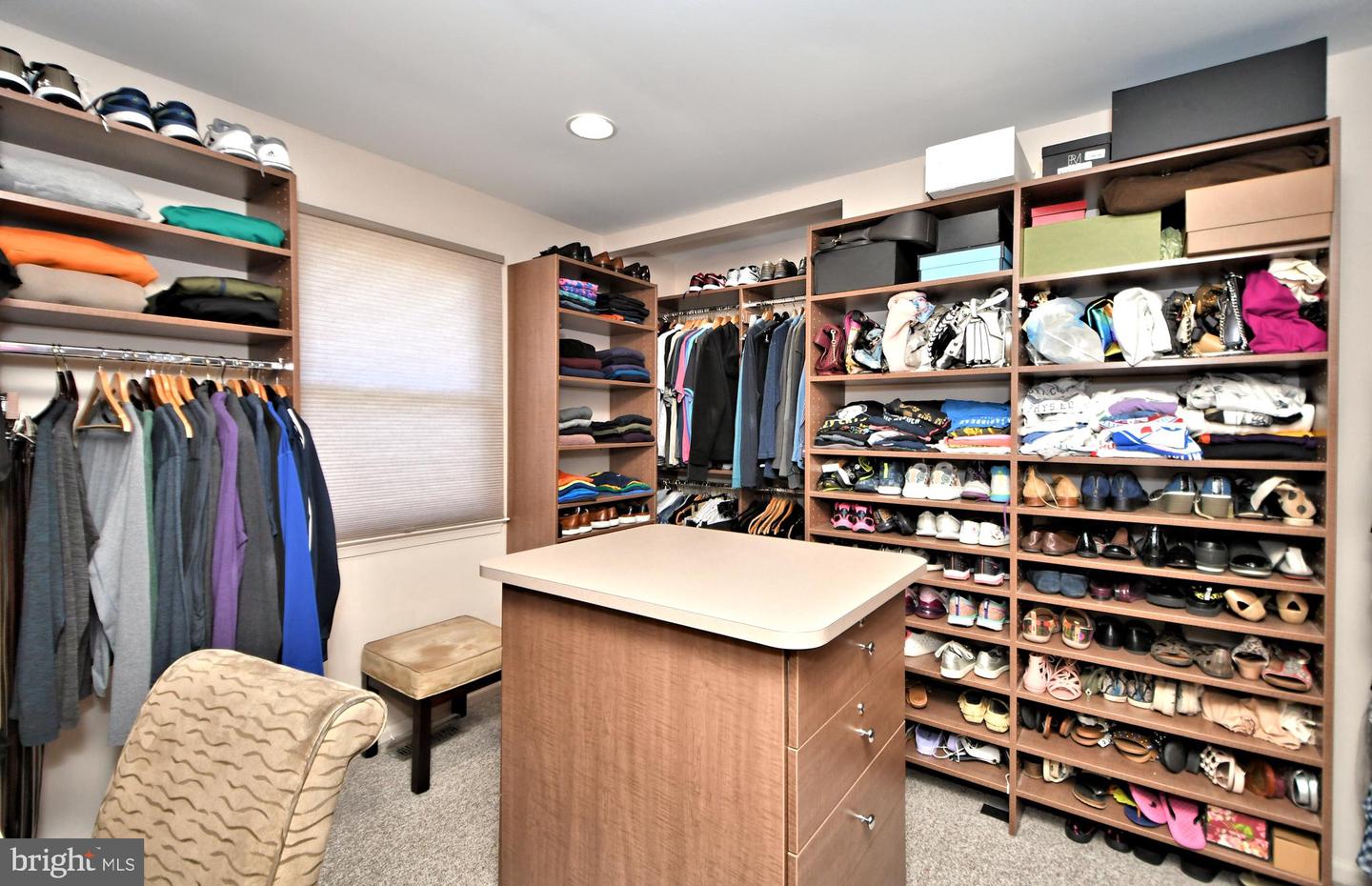 931 Edgewood LANE