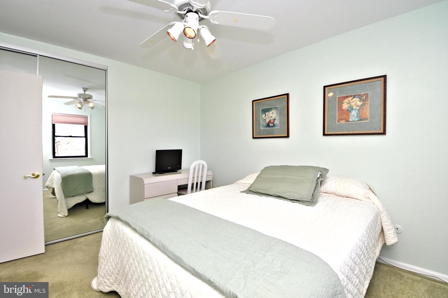 931 Edgewood LANE