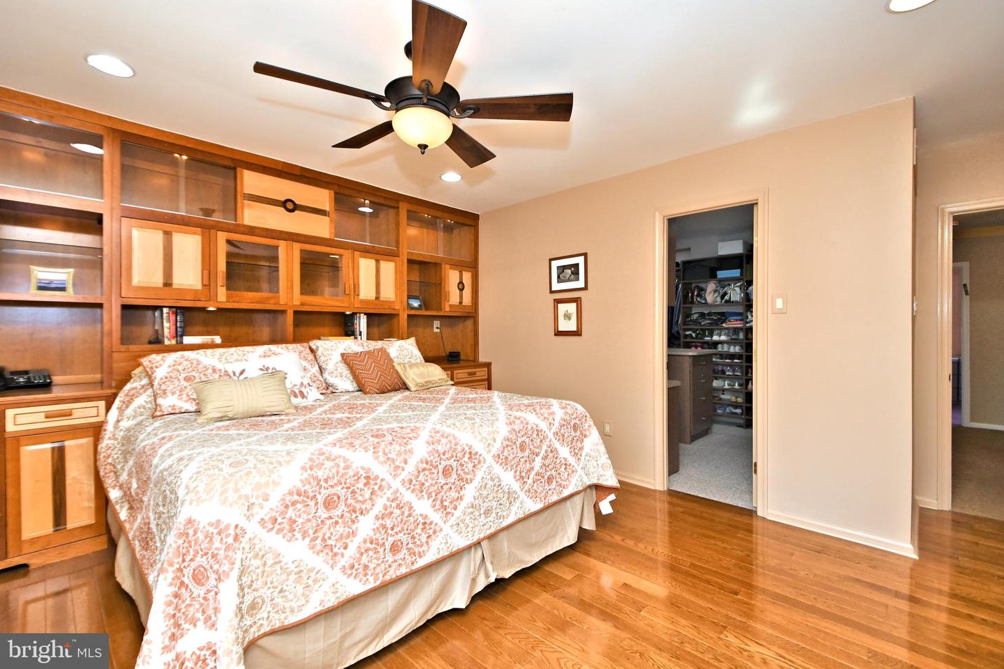 931 Edgewood LANE