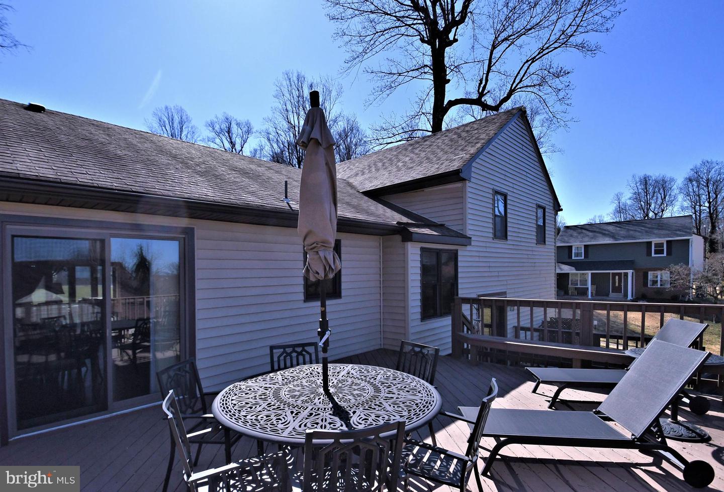 931 Edgewood LANE