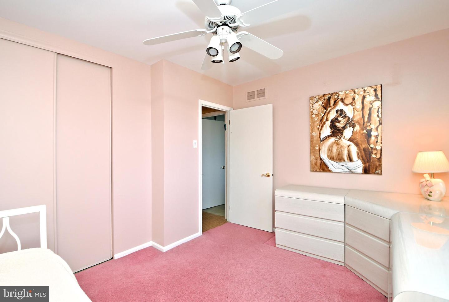 931 Edgewood LANE