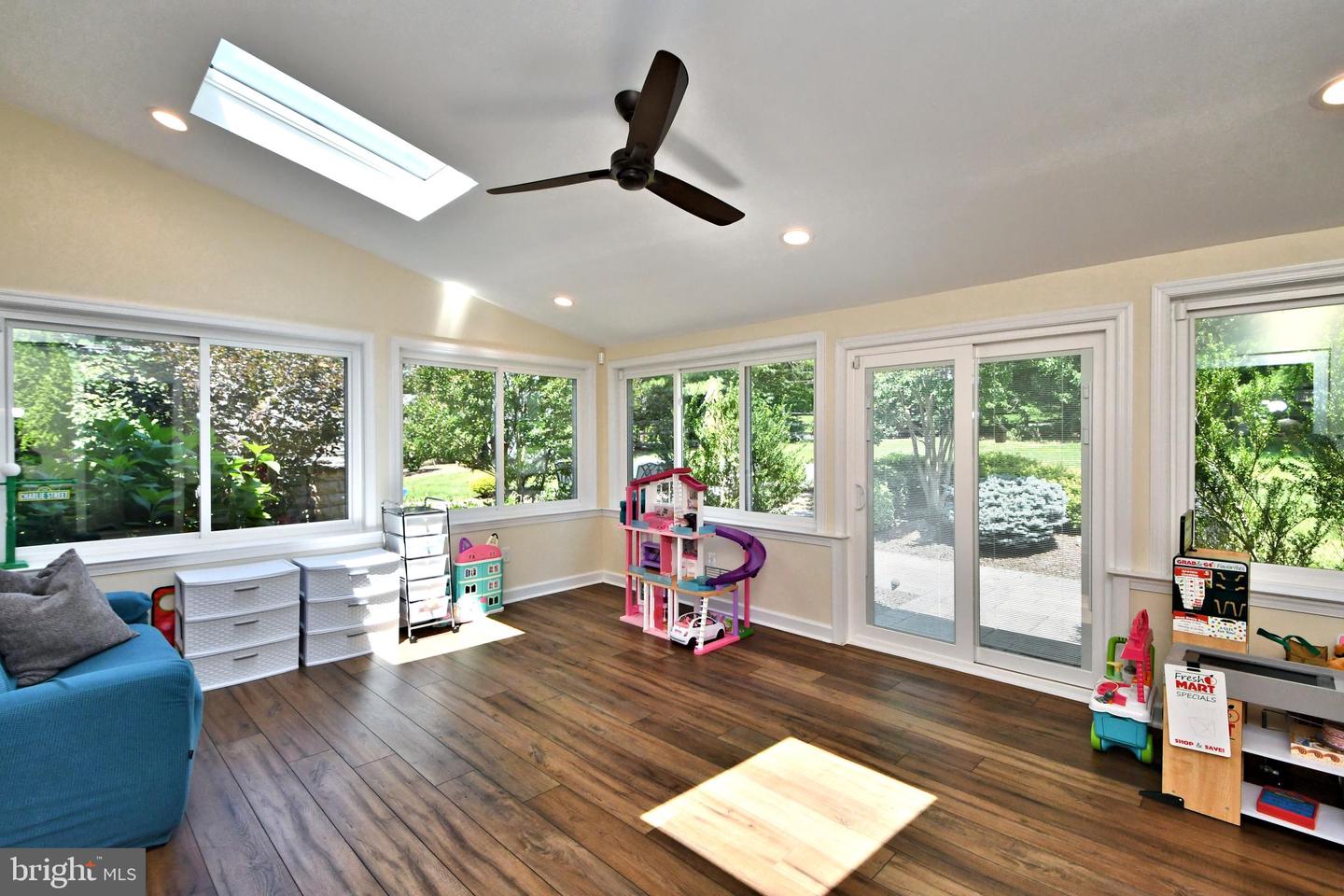 13 Remy PLACE