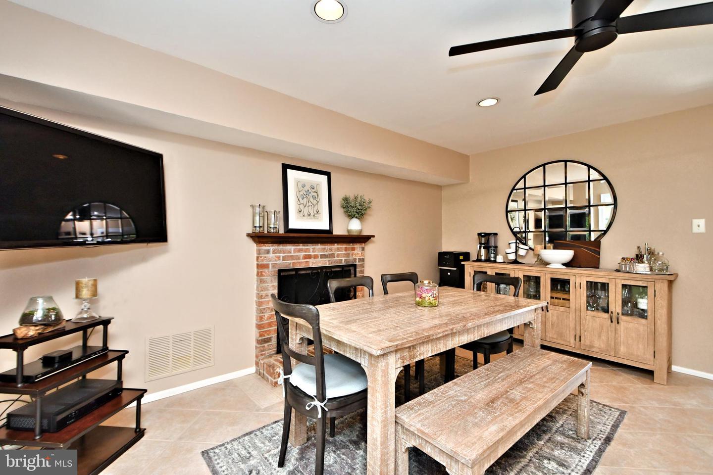 13 Remy PLACE