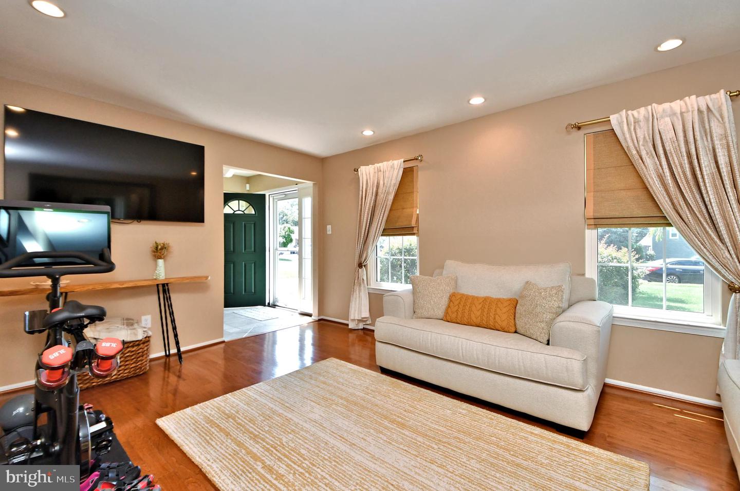13 Remy PLACE