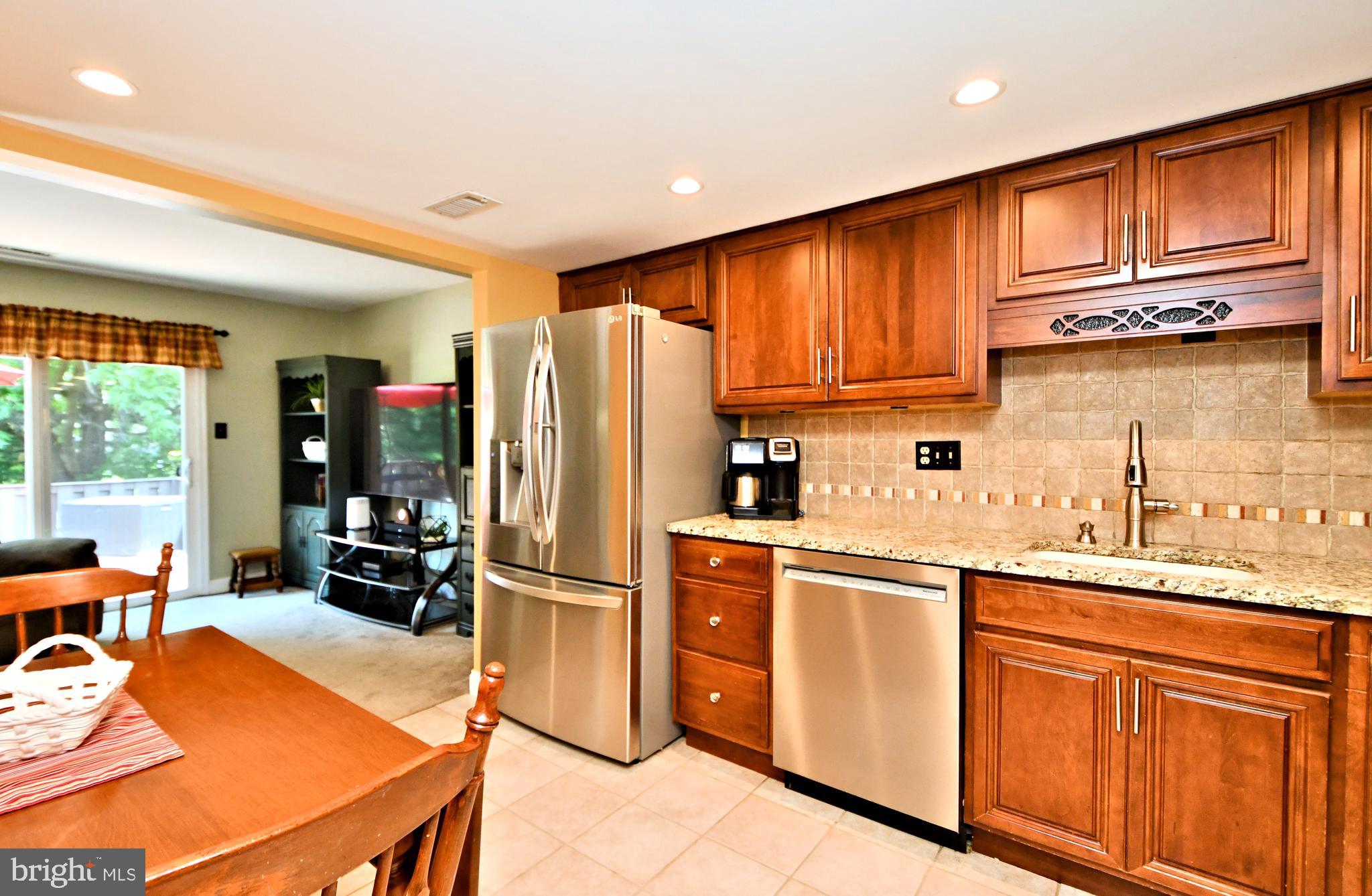 144 Golf Club Dr