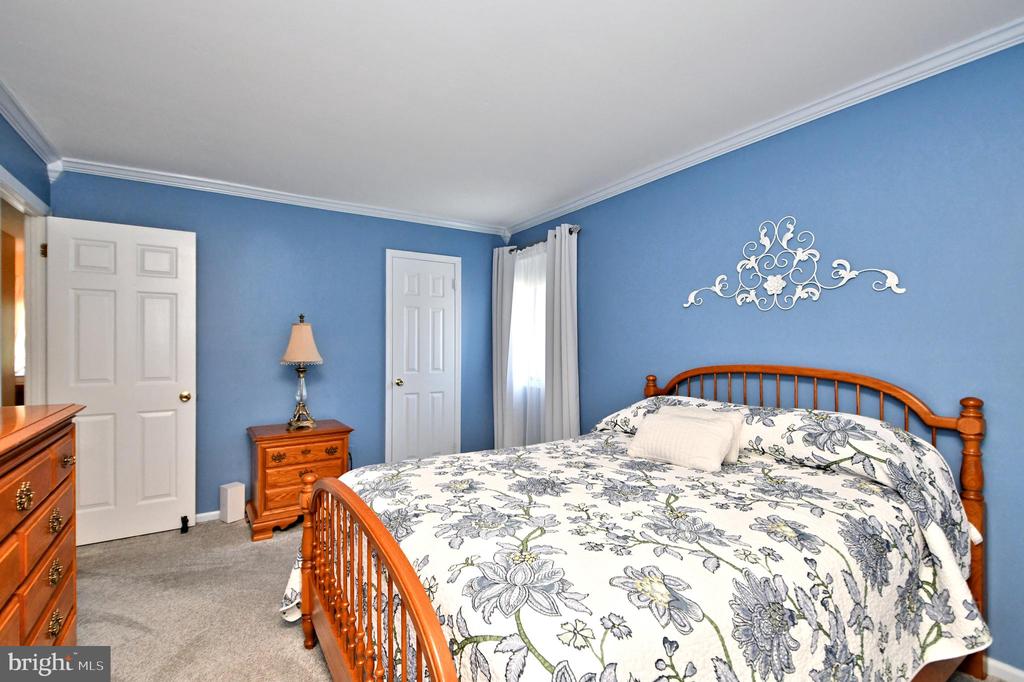 144 Golf Club Dr