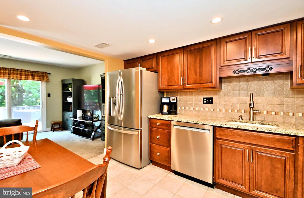 144 Golf Club Dr