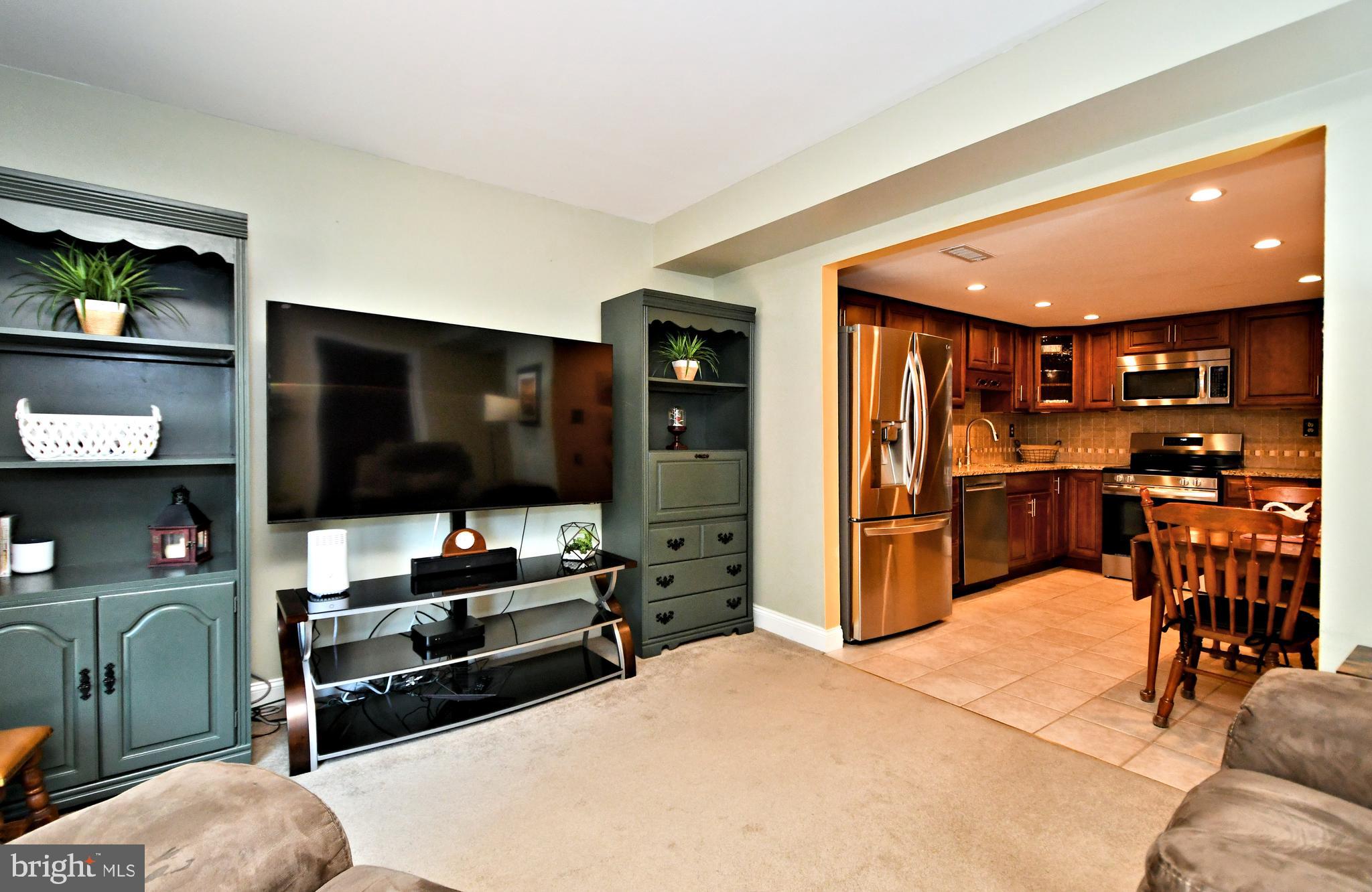 144 Golf Club Dr