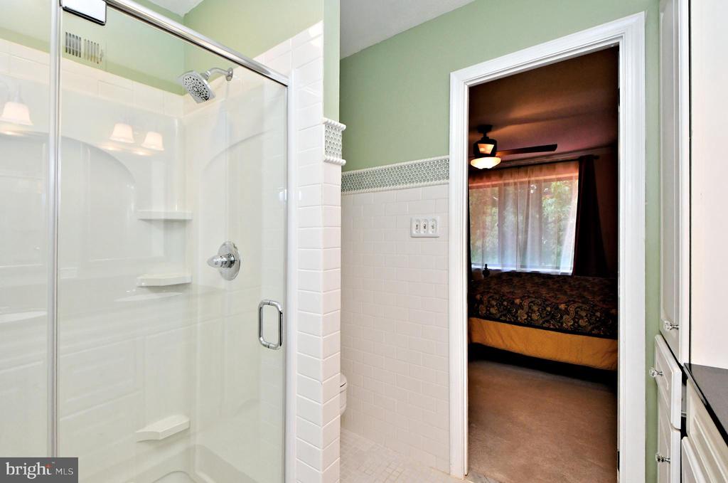 144 Golf Club Dr