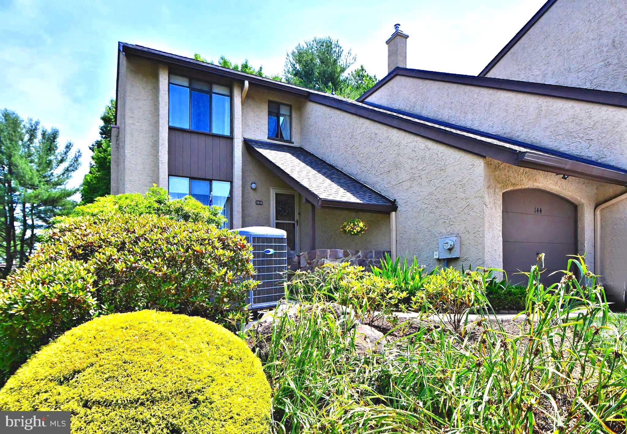 144 Golf Club Dr