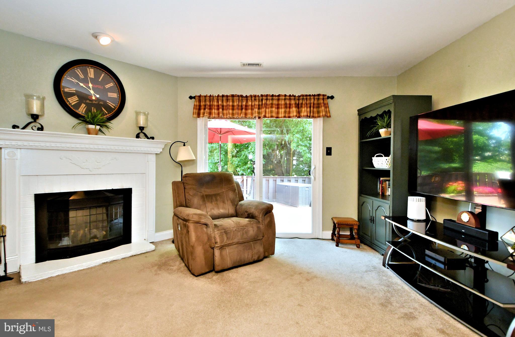 144 Golf Club Dr