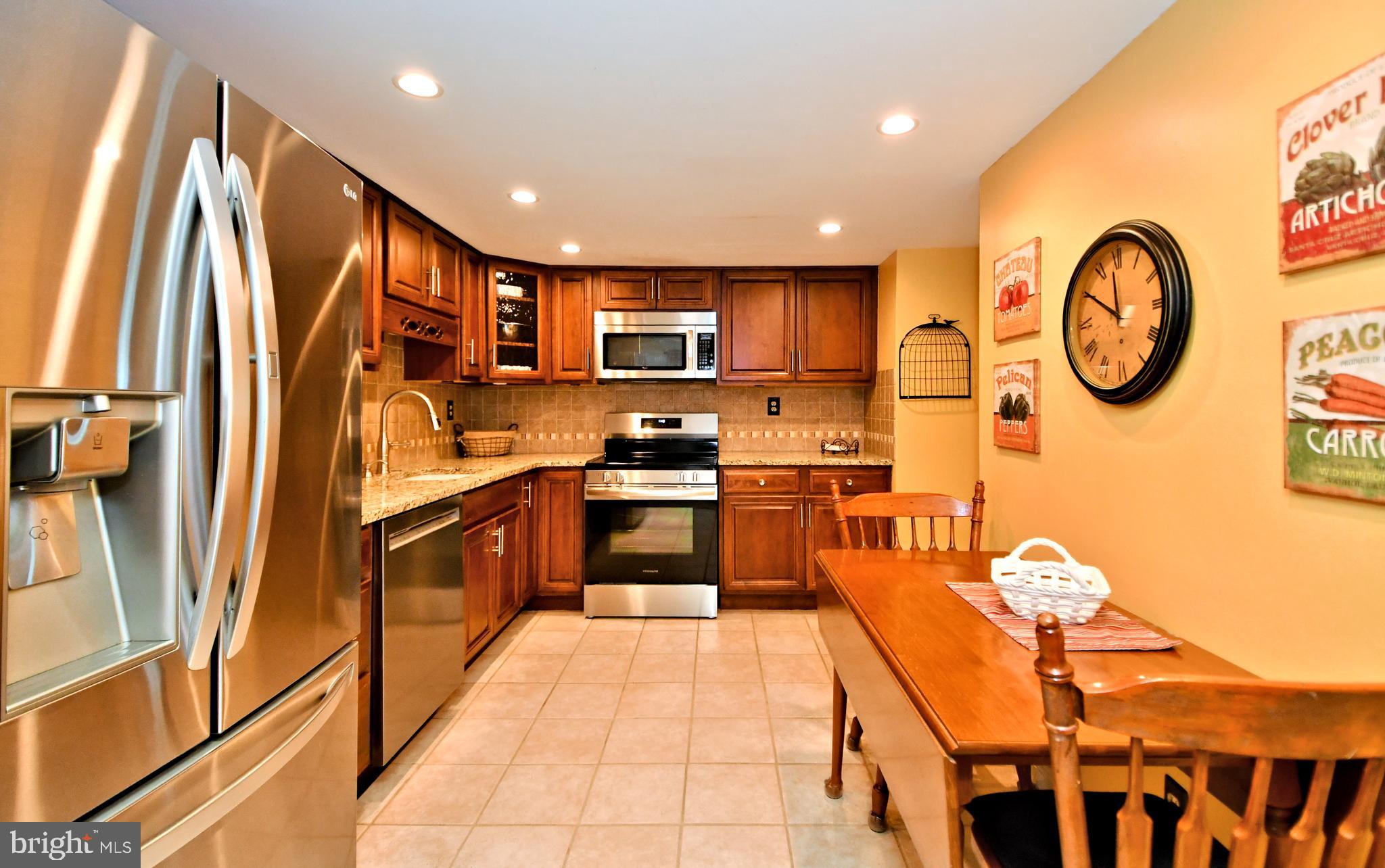 144 Golf Club Dr
