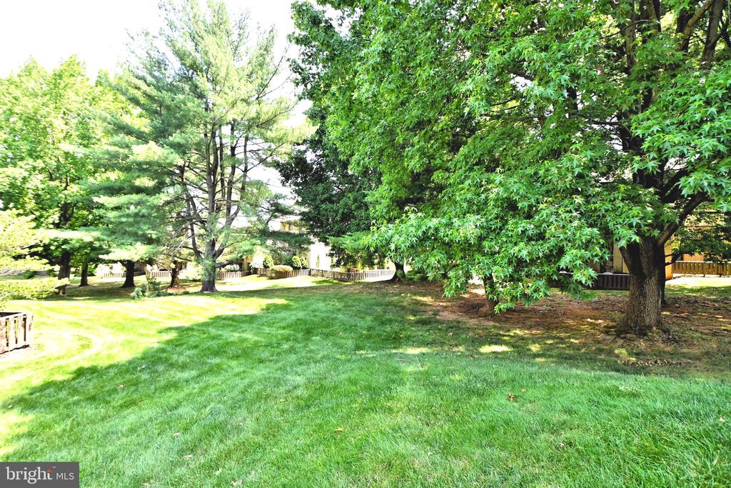 144 Golf Club Dr