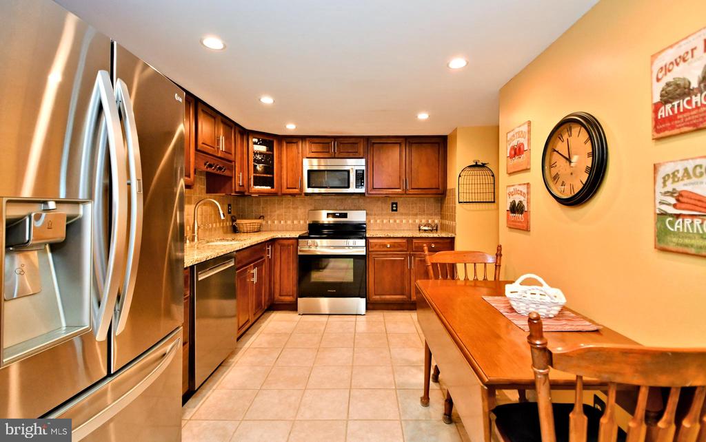 144 Golf Club Dr