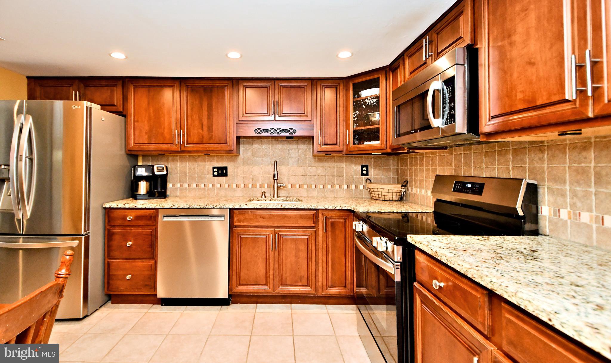 144 Golf Club Dr