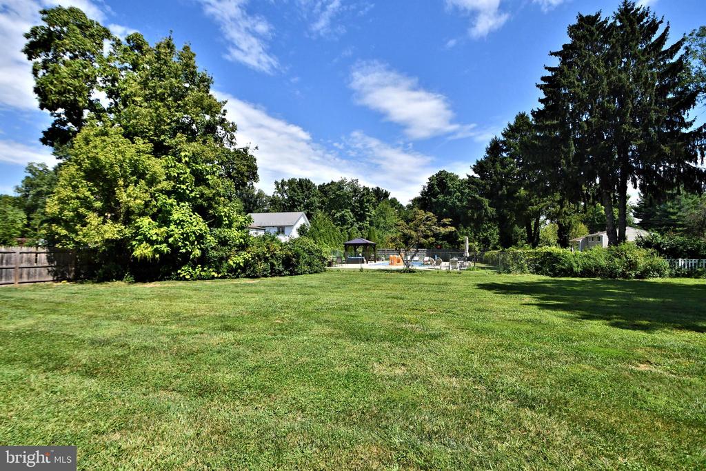 60 Black Rock Rd