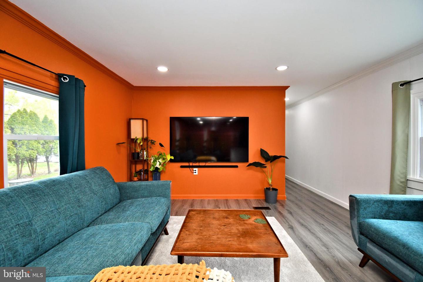 7803 Hampton Dr