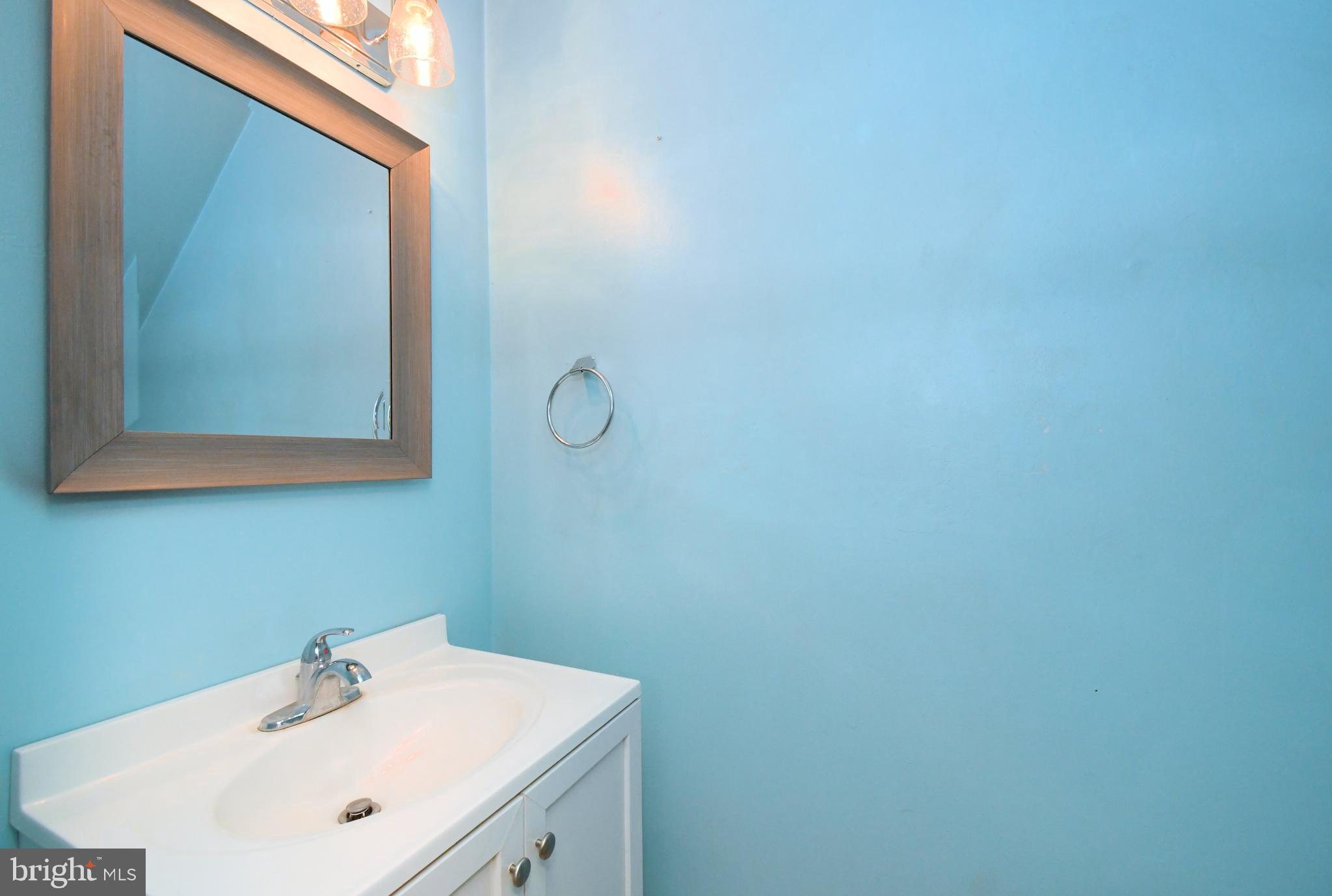 6 CONSTITUTION AVENUE