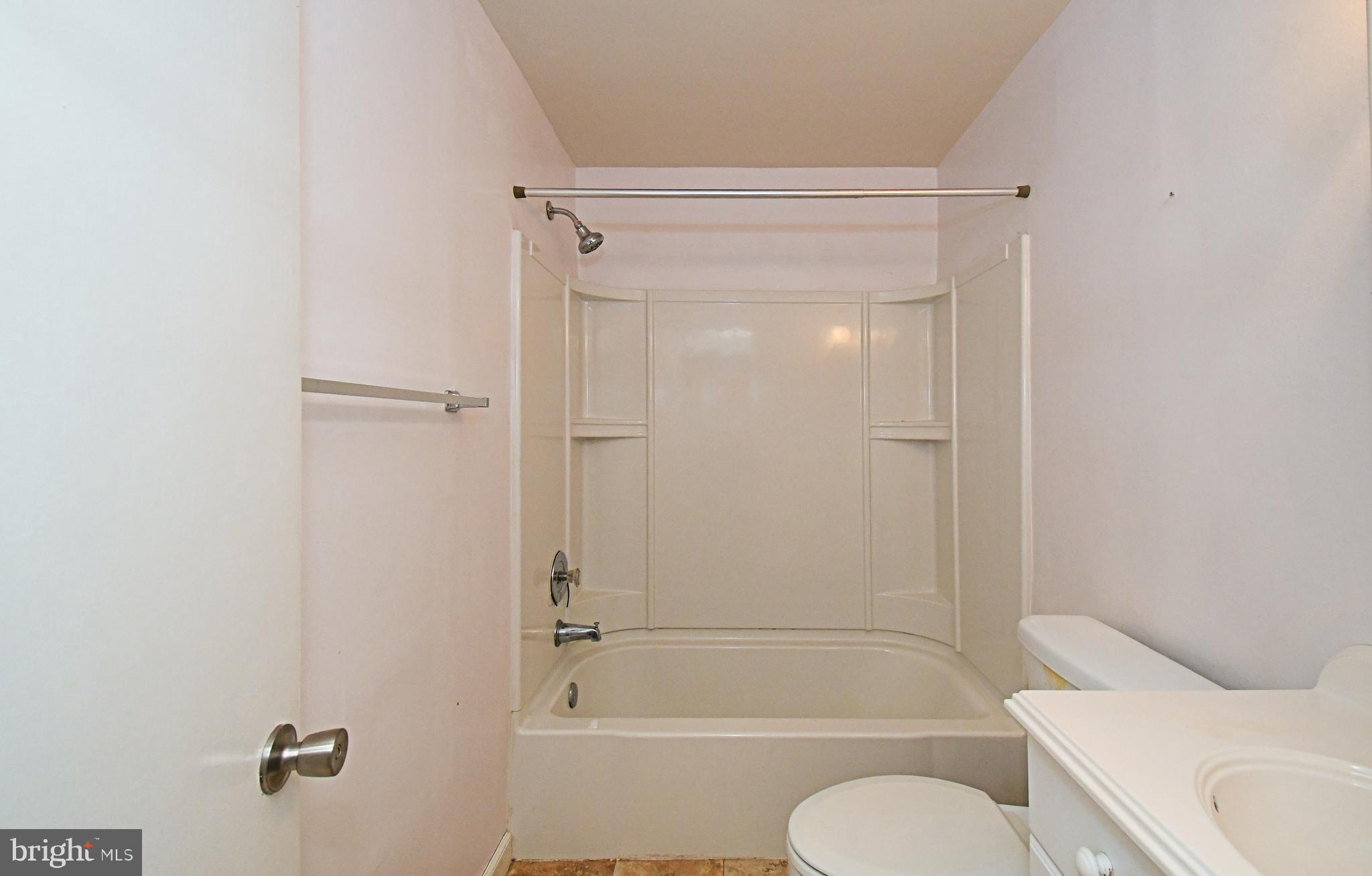 6 CONSTITUTION AVENUE