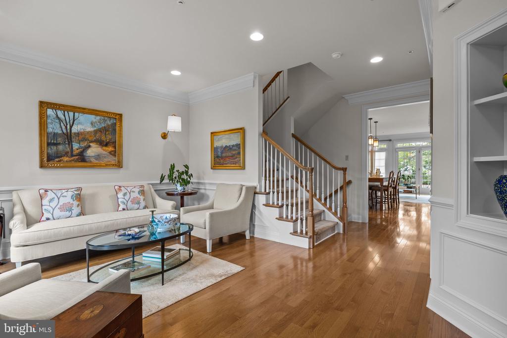 7 DUNHAM LANE