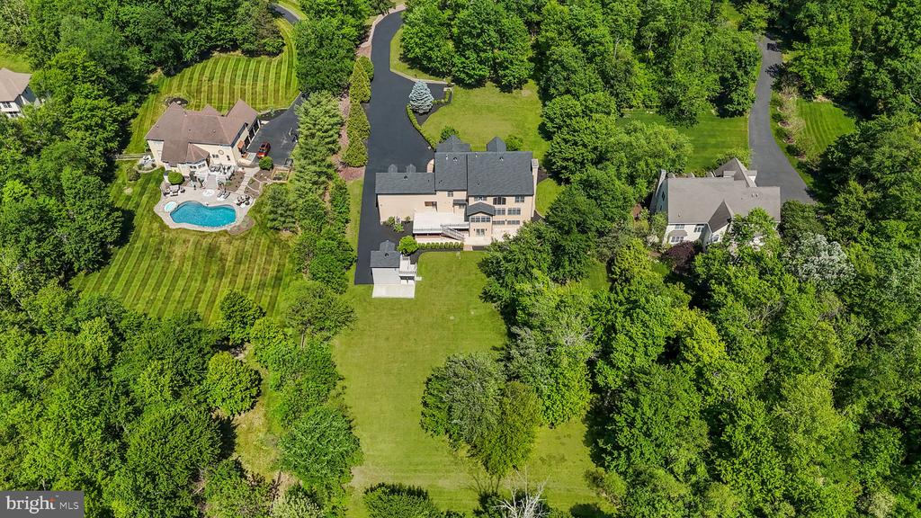 102 PICKWICK DRIVE