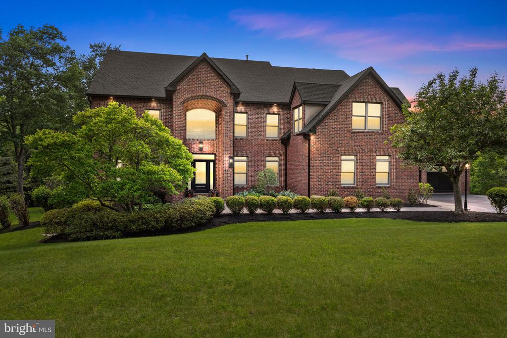 102 PICKWICK DRIVE