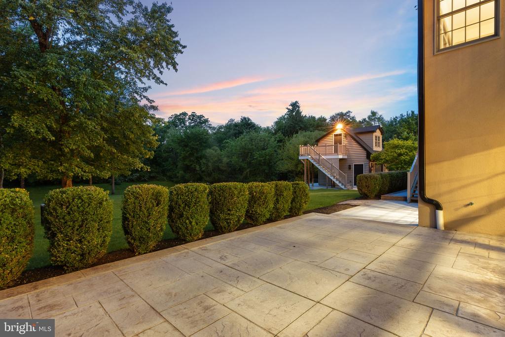 102 PICKWICK DRIVE