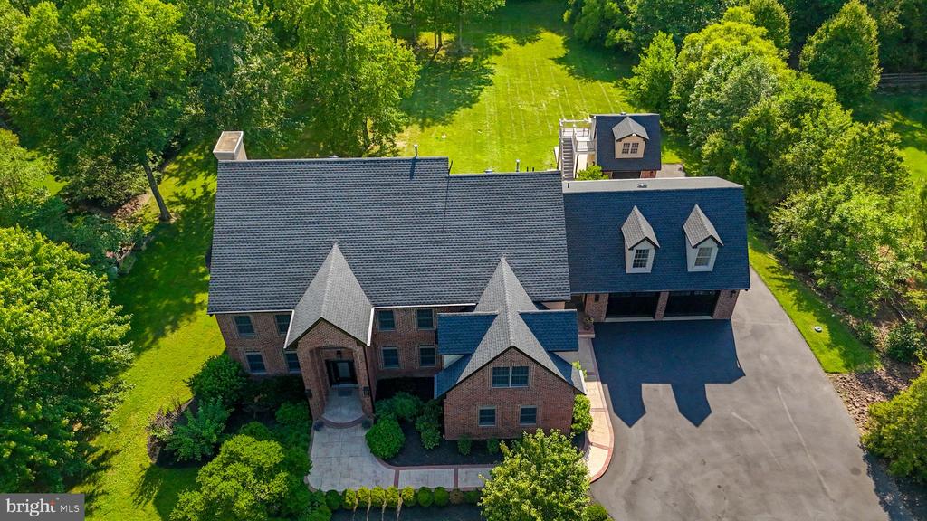 102 PICKWICK DRIVE