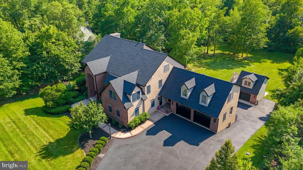 102 PICKWICK DRIVE