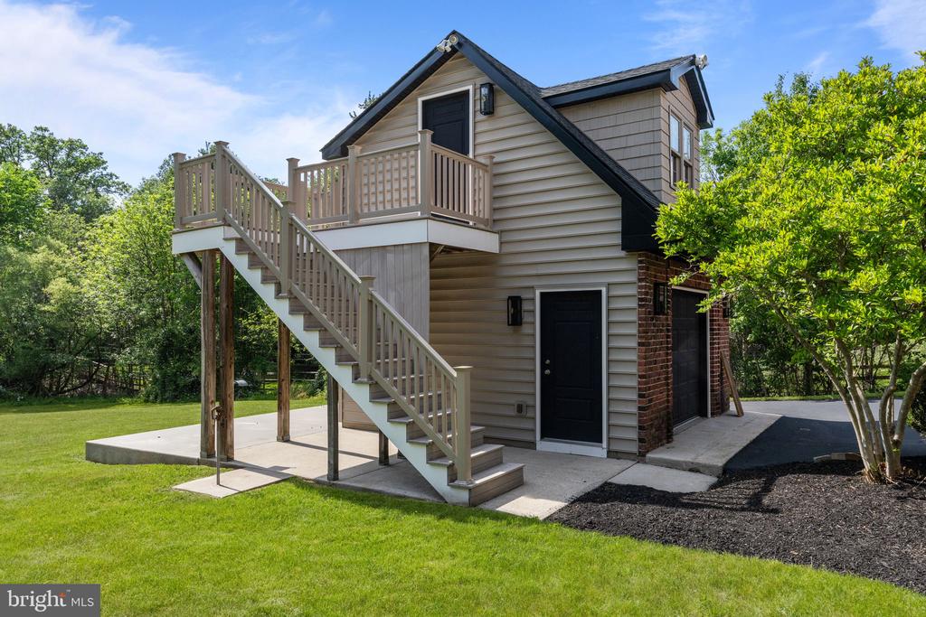 102 PICKWICK DRIVE