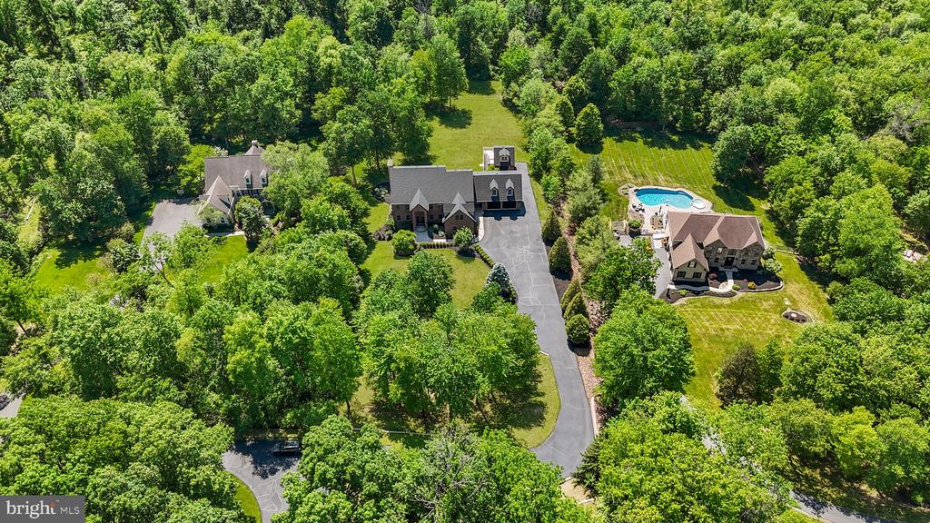 102 PICKWICK DRIVE
