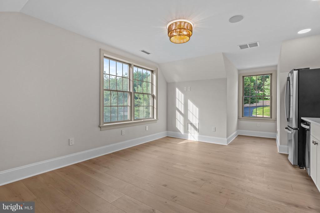 102 PICKWICK DRIVE