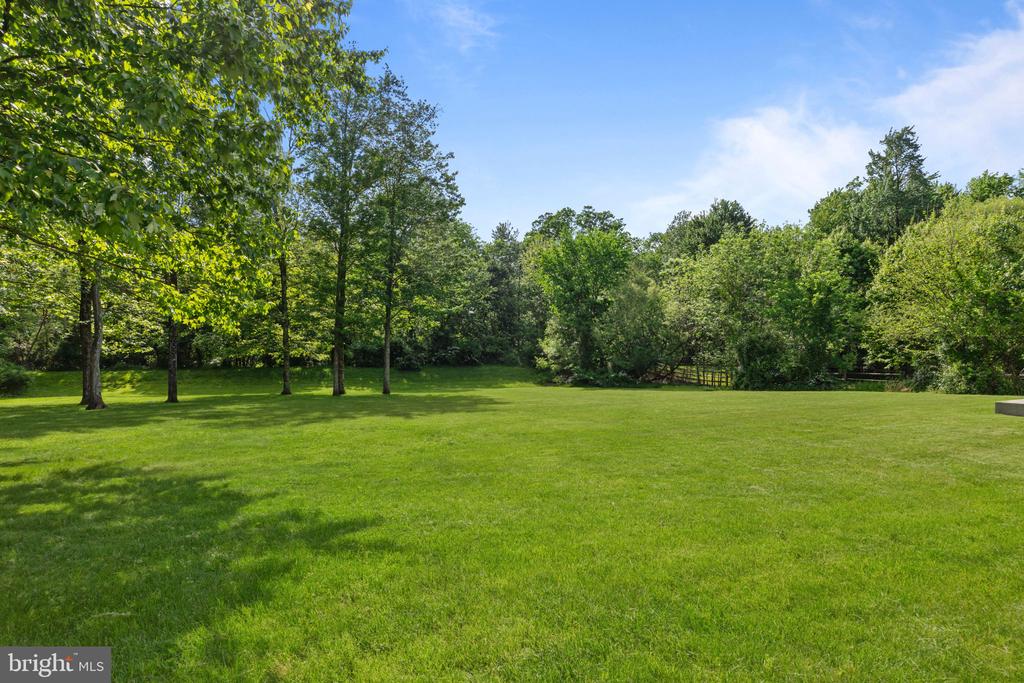 102 PICKWICK DRIVE