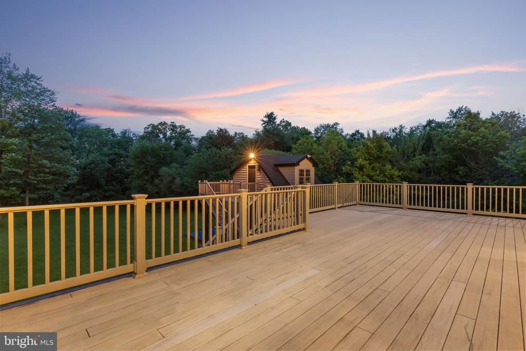 102 PICKWICK DRIVE