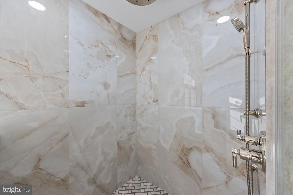 102 PICKWICK DRIVE