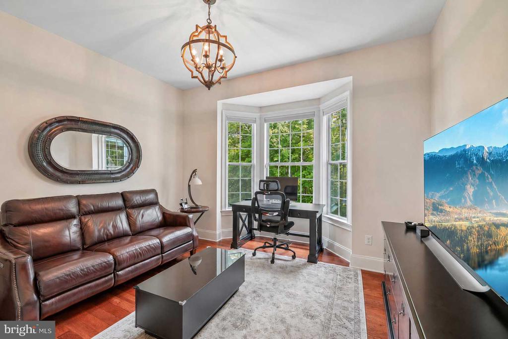7 GOLDNEY DRIVE