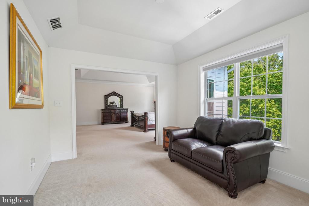 7 GOLDNEY DRIVE