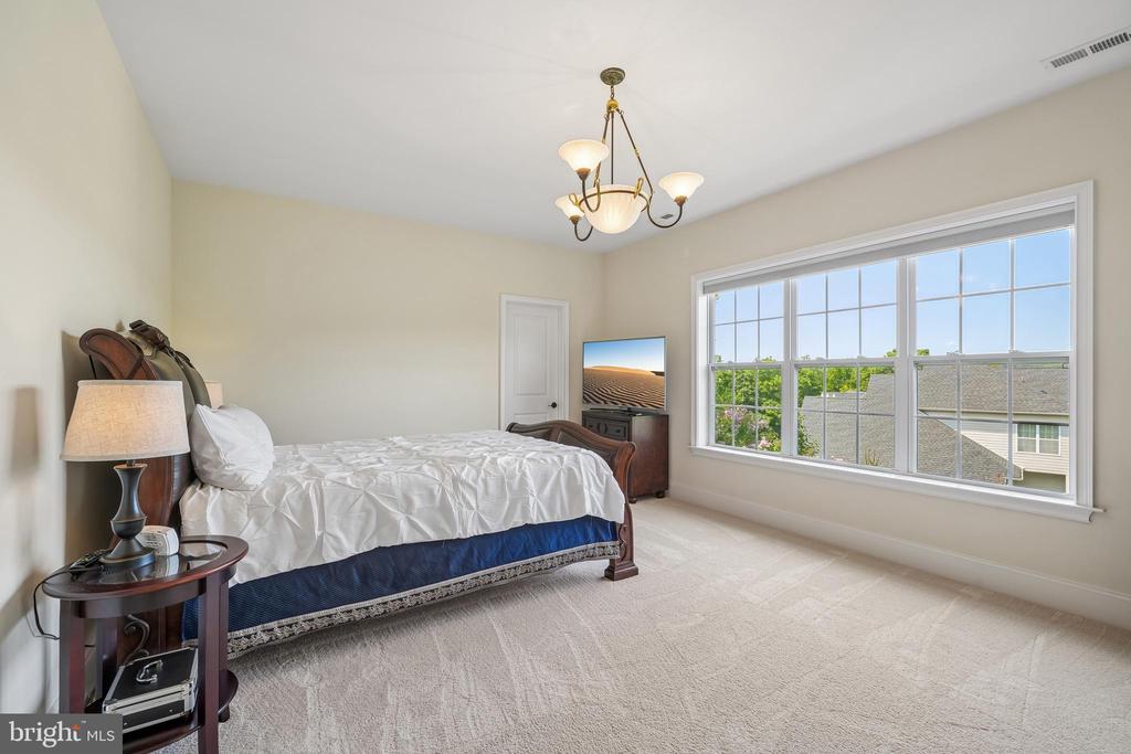 7 GOLDNEY DRIVE