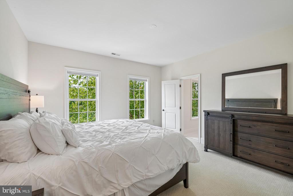 7 GOLDNEY DRIVE