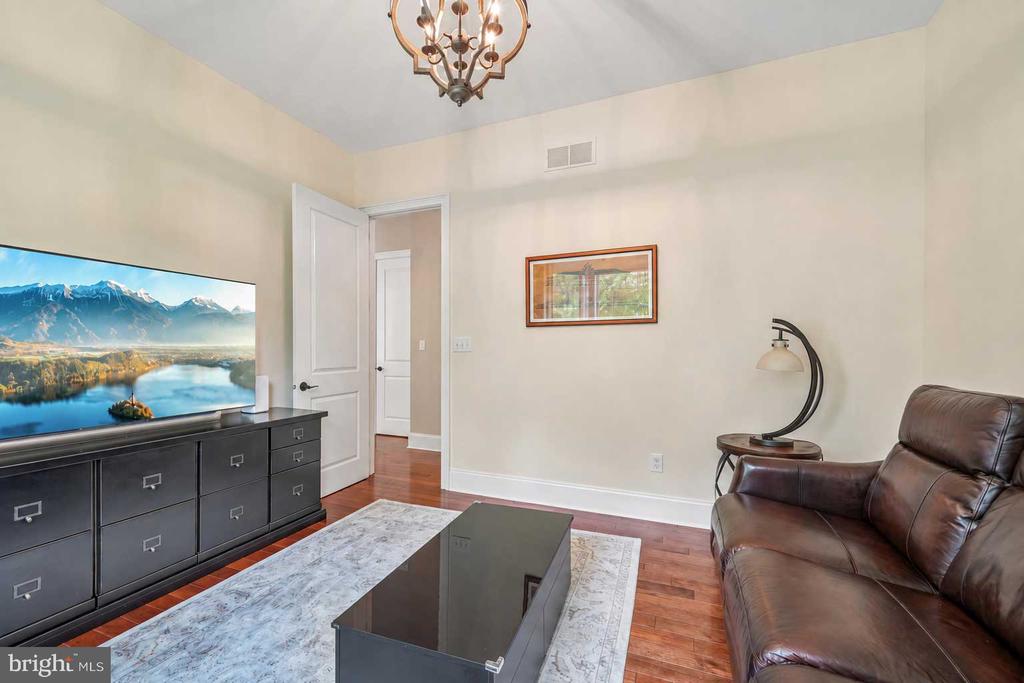 7 GOLDNEY DRIVE