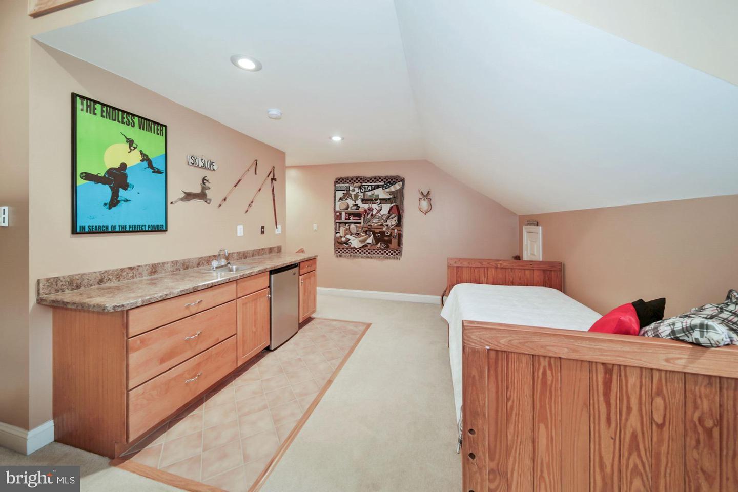 13856 Pond View LANE