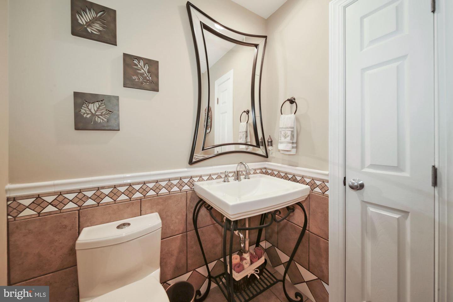 13856 Pond View LANE